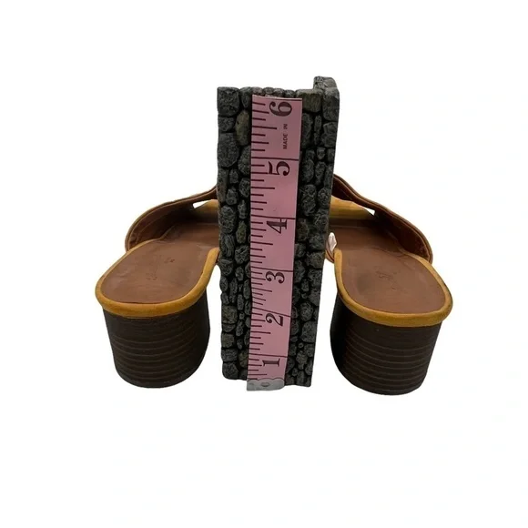 Universal Thread Mustard Slip On Open Toe Block Heel Sandals Size 7 1/2 Women's - Picture 7 of 8